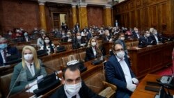 Poslanici u skupštinskim klupama, 28. april