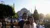 Түркия: Карантинде туристтер эркин жүрө алышат