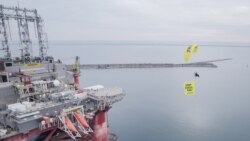 Protest Greenpeace împotriva riscurilor de mediu ale proiectului Neptun Deep