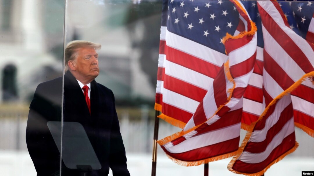 Fostul președinte SUA, Donald Trump a afirmat în mod fals că alegerile ar fi fost fraudate, inclusiv într-un discurs din 6 ianuarie ținut în apropierea clădirii Capitoliului.