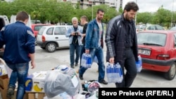 Prikupljanje pomoći za građane Srbije, Podgorica, foto: Savo Prelević