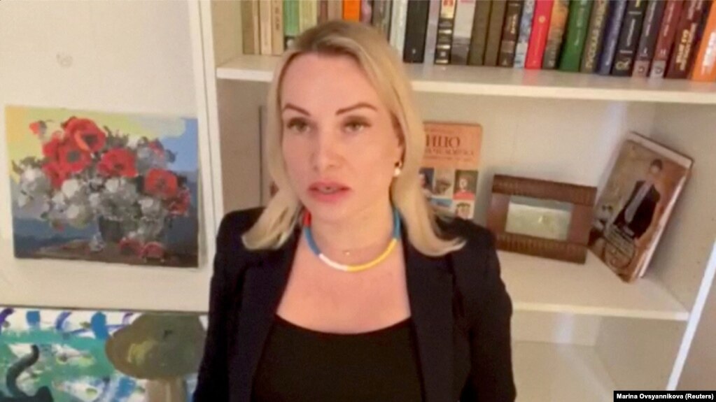 Besides interrupting a live TV broadcast, Marina Ovsyannikova also released a video statement condemning Russia's invasion of Ukraine and calling on Russian citizens to stage rallies against the ongoing war.