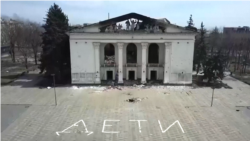 В окупованому Маріуполі анонсували та скасували спектакль у драмтеатрі, побудованому на місці загибелі сотень людей