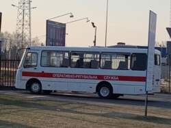 Автобус ДСНС в'їжджає на пункт пропуску «Краковець»
