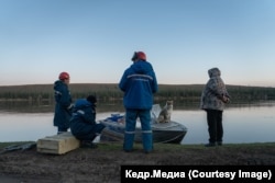 Электрики приехали чинить электричество в село Сюльлюкар. Фото: Марина Сычева