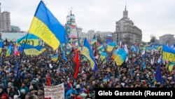 Пратэст на Майдане незалежнасьці, Кіеў, 8 сьнежня 2013 году. 