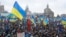Сторонники евроинтеграции Украины стоят на Майдане Незалежности в Киеве. Декабрь 2013 года. 