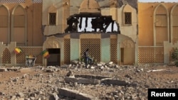 Pamje nga shkatërrimet në qytetin verior Gao në Mali nga luftimet e mëparshme