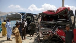 کشته شدن ۶ تن و زخمی شدن ۳۱ نفر در نتیجه برخورد یک بس مسافربری با یک تانکر تیل