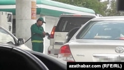 Soňky birnäçe ýylyň dowamynda Türkmenistanda benzin gytçylygy yzygiderli häsiýetde ýüze çykýar.