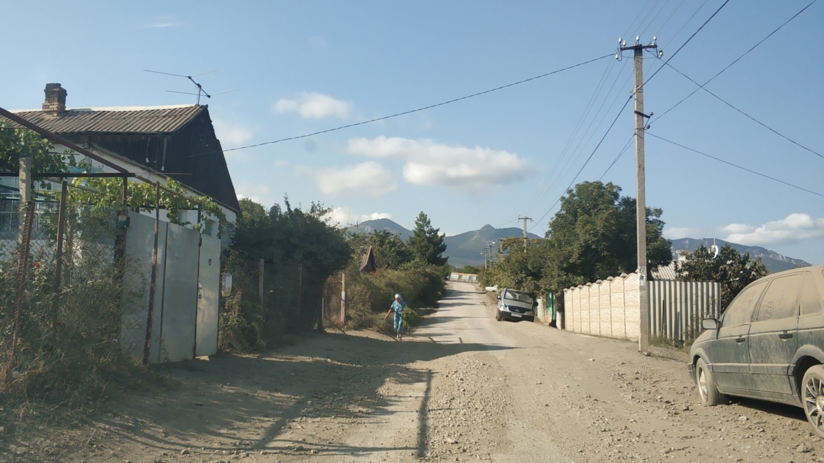 Село Приветное: старая мечеть, бюст Ленину и кактусы