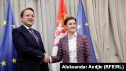 
Ana Brnabić se takođe sastala i sa evropskim komesarom za proširenje Oliverom Varhelyiem. (Foto: U Beogradu 6. februara 2020.)