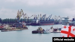 Consultancies have been openly encouraging Iranian businessmen to register companies in Georgia, especially near the country's ports such as Poti. (file photo) 