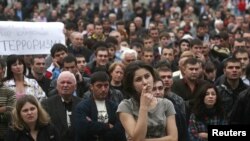 За неполную неделю, прошедшую после теракта, во Владикавказе состоялось три митинга