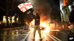  Gürjüstanly protestçiler 