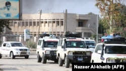 Konvoj ambulatnih vozila evakuiše borce Sirijske kurdske milicija i povređene civile iz Ras al-Aina