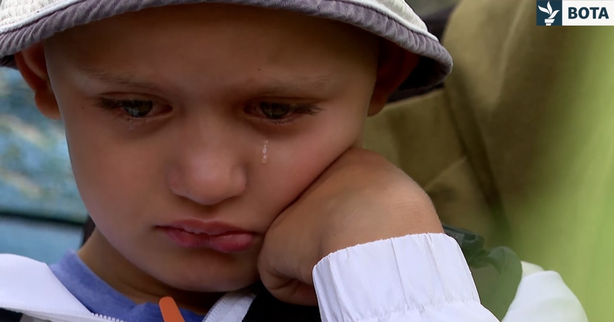  Lufta po afrohet   Familjet ukrainase sërish me valixhe nëpër duar