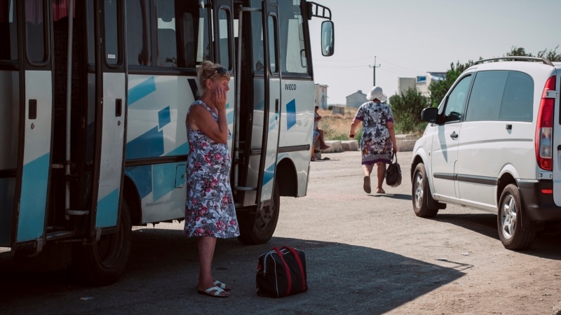Аксенов хочет контролировать поездки на материковую Украину | Радио Крым.Реалии