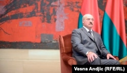 С белорусским лидером Александром Лукашенко Петр Порошенко может встретиться еще до приезда Путина в Минск