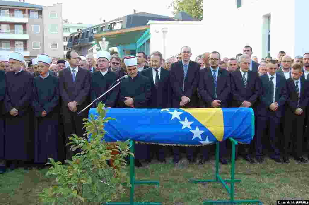 Bosnaksi Samac - Burial of former Bosnian Presidency member Sulejaman Tihic, 27Sep2014