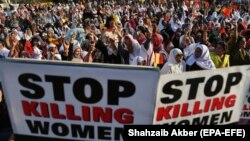 Демонстрація проти вбивств жінок у Карачі, Пакистан, 8 березня 2018