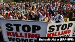 Hundreds of Pakistanis rallied on International Women's Day in Karachi to denounce violence against women.