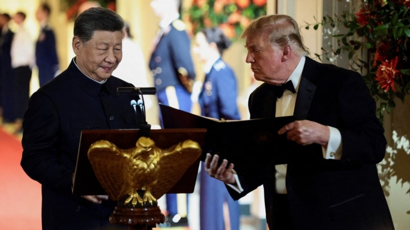 «Принизливий статус прохача». Що зустріч Трампа й Сі показала Україні