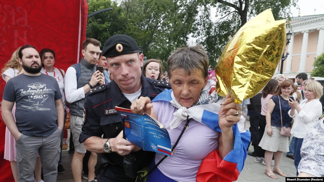 Задержания на митинге в поддержку Ивана Голунова в Москве 12 июня 2019 г.