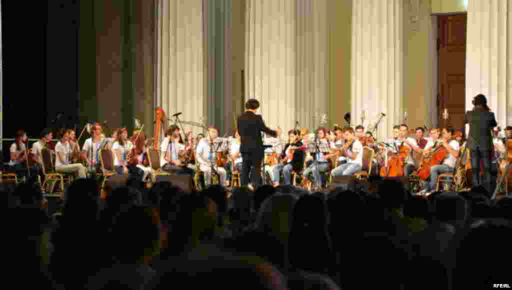  Youth Orchestra (în)cîntă în aer liber #27