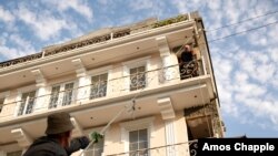 Иностранный инвестор и гражданин США Денис Вусик приехал в Абхазию в 2008 году с желанием отстроить четыре многоэтажных дома в Сухуме