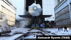 Атомная подводная лодка на заводе «Севмаш» в Северодвинске