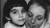 تصویری از کودکی سام رجبی به همراه مادرش، لیلی هوشمند افشار