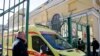 Ռուսաստան - Շտապօգնության մեքենան հիվանդանոց է փոխադրում Մոժայսկու անվան ակադեմիայում պայթյունի հետևանքով տուժած կուրսանտներին, Սանկտ Պետերբուրգ, 2-ը ապրիլի, 2019թ.