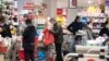 Italijani kupuju osnovne namirnice, Rim, 10. mart