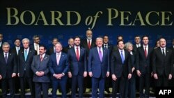 Fotografie de grup la ședința inaugurală a Consiliului pentru Pace creat și fondat de președintele american Donald Trump (centru) - Washington, 19 februarie 2026