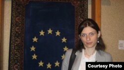 არასამთავრობო ორგანიზაცია „თავდაცვისა და უსაფრხოების სამოქალაქო საბჭოს“ წევრი თეონა აქუბარდია