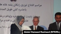 د روغتیا سرپرسته وزیره وايي د دغو پشه خانو ټول لګښت يې ۲۲،۲ ميليونه يورو كېږي.