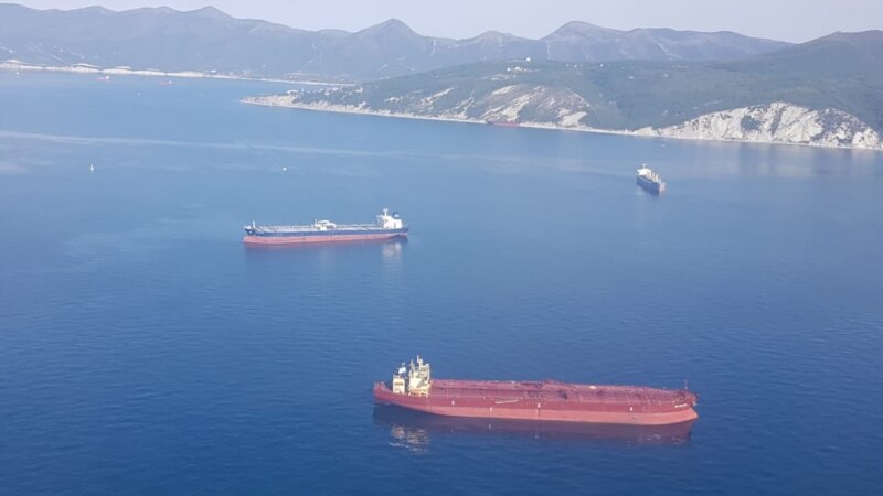 Взрыв на танкере у берегов Крыма: Следком России сообщил о завершении обследования судна

