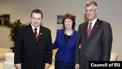 European Union foreign-policy chief Catherine Ashton (center) at a meeting with Kosovar Prime Minister Hashim Thaci (right) and his Serbian counterpart, Ivica Dacic, in Brussels earlier this year. 
