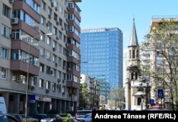 Biserica Luterană și Cathedral Plaza