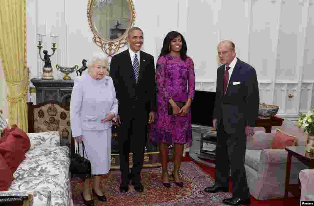 Regina Elisabeta a II-a a Marii Britanii i-a primit la Castelul Windsor pe&nbsp;președintele american Barack Obama și pe Prima Doamnă Michelle Obana pe&nbsp; 22 aprilie 2016. Regina și Ducele de Edinburgh au luat apoi un prânz privat împreună cu familia prezidențială americană.&nbsp;