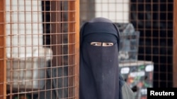 Žena u kampu Al-Hol u Siriji