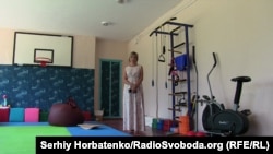 Виктория Шубина в спортзале для детей с особенными образовательными потребностями