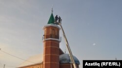 Кошка авылында мәчеткә ай кую мизгеле