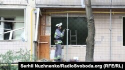 На місці вибуху у житловому будинку. Київ, 26 липня 2017 року