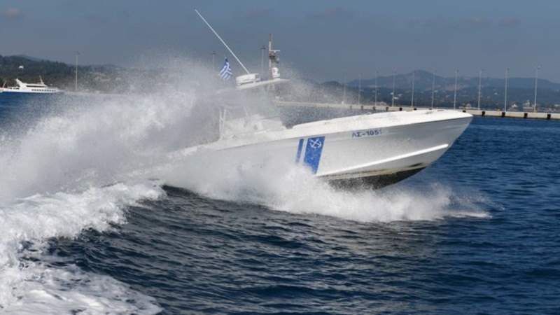 Doi români, arestați pentru suspiciune de spionaj în Grecia. Ar fi pozat cea mai mare bază a marinei elene