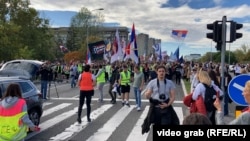 Hiljade studenata pešači od Beograda do Novog Sada Hiljade studenata pešači od Beograda do Novog Sada