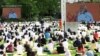 Indijski premijer Narendra Modi govori okupljenima na obeležavanju Međubarodnog dana joge kod sedišta UN u Njujorku, 21. jun 2023.