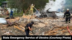 За даними ДСНС, рятувальники ліквідували загоряння трьох приватних житлових будинків та 8 автомобілів. Також внаслідок атаки пошкоджені 23 приватні житлові будинки