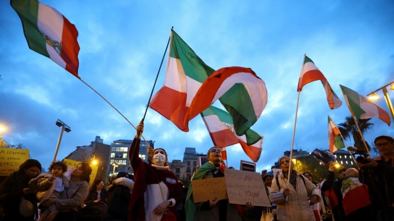 Interview: Iran's Clerical Rulers Likely To Survive Protests, But 'Gradual' Collapse Looms